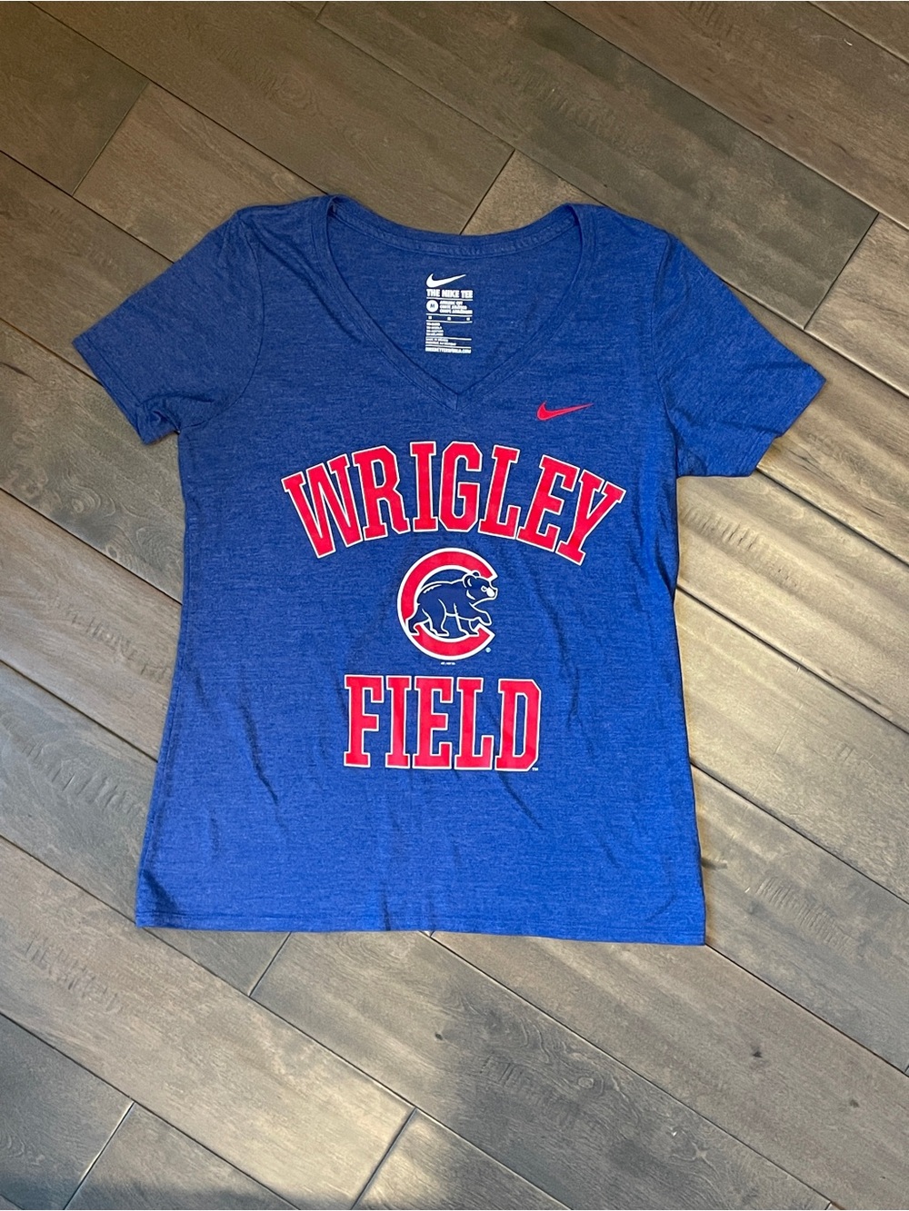 Nike Women’s Chicago Cubs Wrigley Field T-Shirt - Size Medium